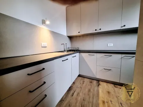 Izdavanje, trosoban stan, 77m², Autokomanda, Voždovac Sve Podlokacije - image 5