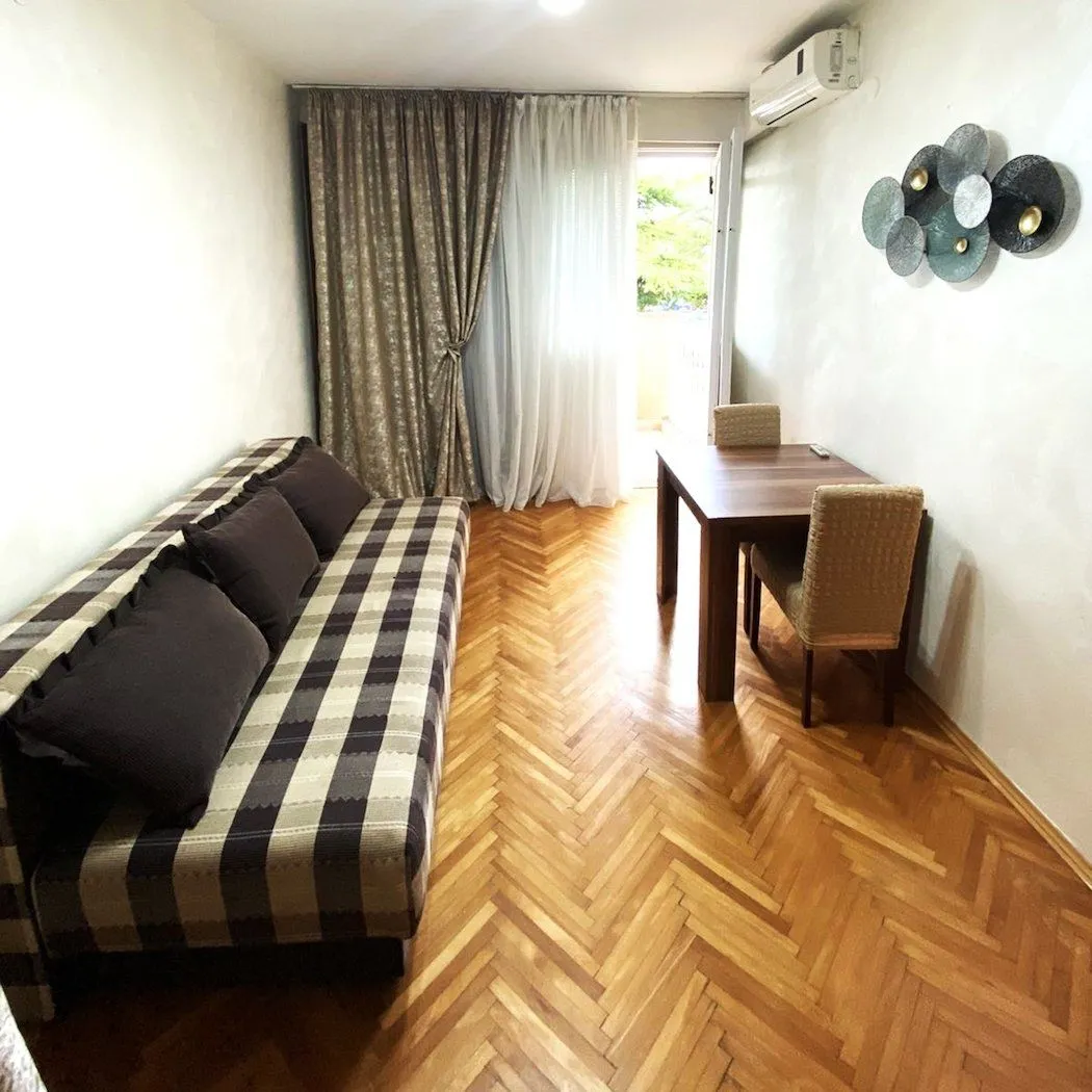 Izdavanje, stan, 24m², Gintaš, Podgorica