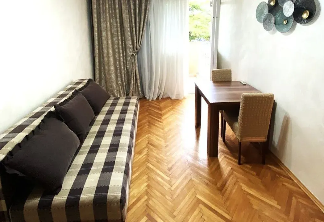 Izdavanje, stan, 24m², Gintaš, Podgorica