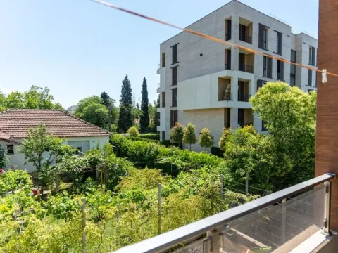 Izdavanje, trosoban stan, 86m², Stara Varoš, Podgorica - image 16