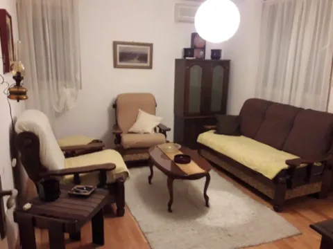 Izdavanje, jednosoban stan, 58m², Blok 5, Podgorica - image 3