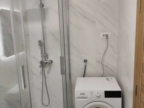 Izdavanje, jednosoban stan, 45m², New City, Podgorica - image 6