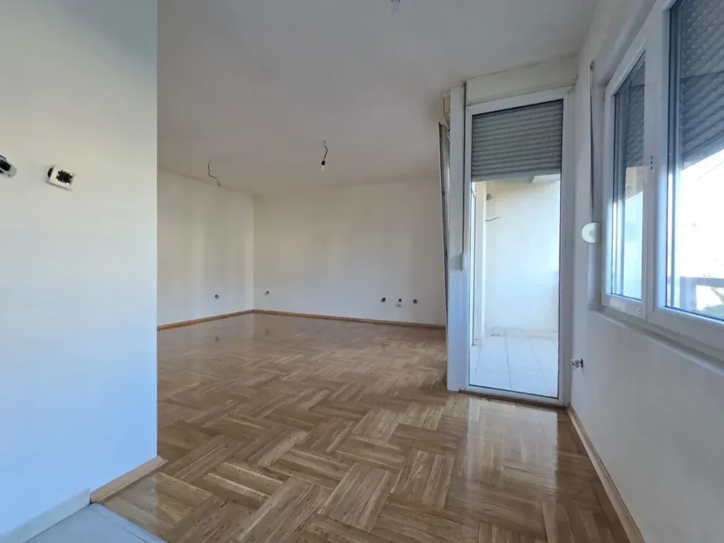 Prodaja, dvosoban stan, 73m², Dalmatinska ulica, Podgorica