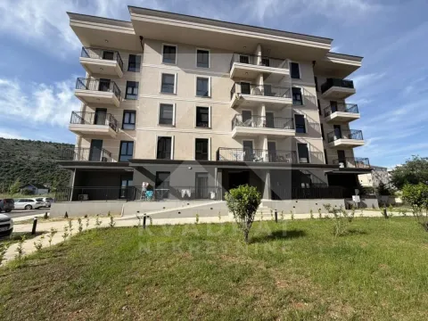 Izdavanje, jednosoban stan, 48m², Tološi, Podgorica - image 1