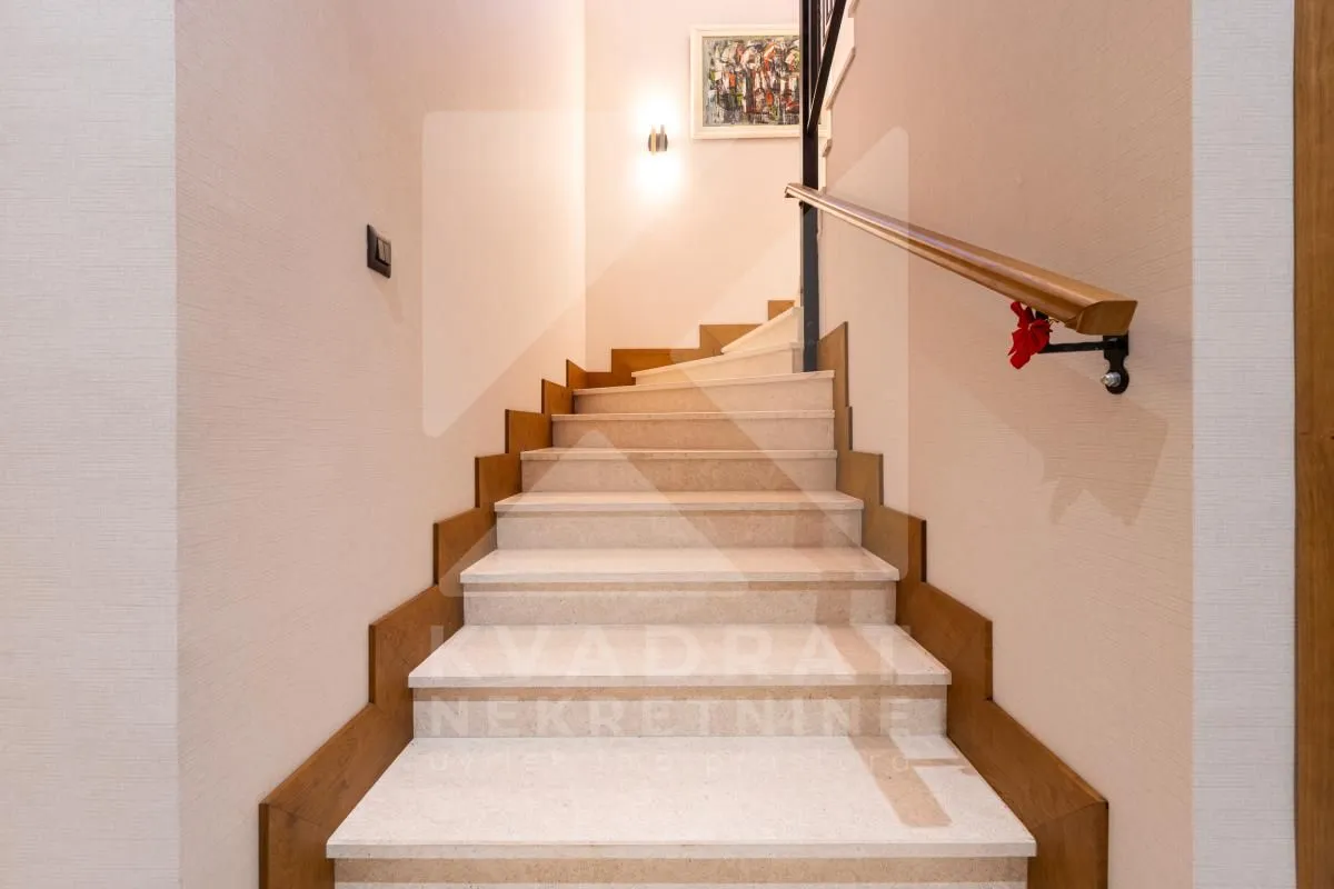 Prodaja, kuća, 166m², Tološi, Podgorica