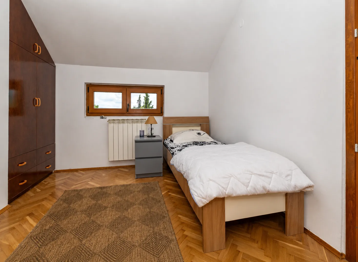 Rent, house, 280m², Gorica C, Podgorica