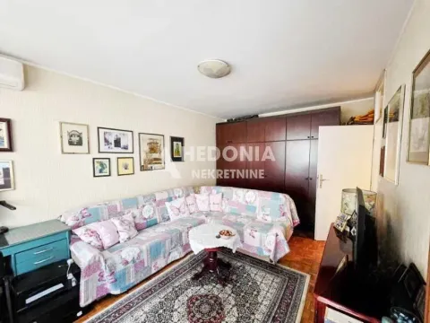 Prodaja, dvosoban stan, 63m², Novi Beograd Blok 22, Novi Beograd Sve Podlokacije - image 2