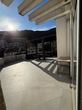 Rent, four bedroom apartment, 450m², Centar, Podgorica - image 2