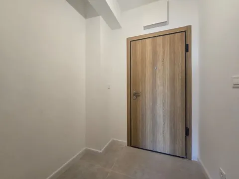 Prodaja, jednosoban stan, 46m², City Kvart, Podgorica - image 11