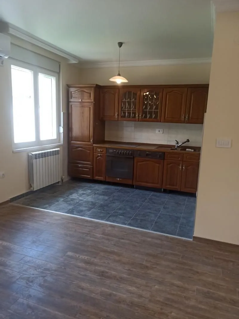 Sale, four bedroom apartment, 100m², Voždovac Sve Podlokacije, Beograd