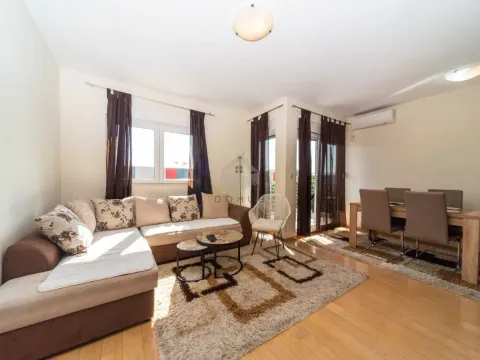 Izdavanje, jednosoban stan, 54m², City Kvart, Podgorica