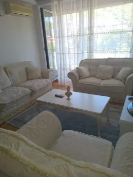 Izdavanje, dvosoban stan, 60m², Budva, Crna Gora - image 1