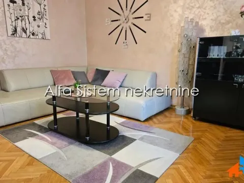 Izdavanje, trosoban stan, 87m², Slavija, Vračar Sve Podlokacije - image 2