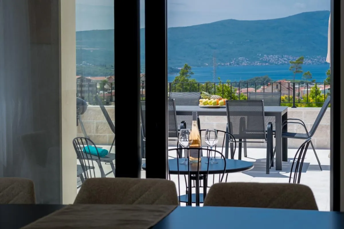 Prodaja, kuća, 250m², Mrčevac, Tivat
