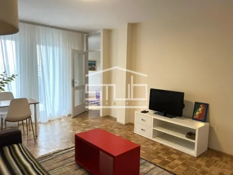 Izdavanje, trosoban stan, 88m², Crveni Krst, Beograd - image 2