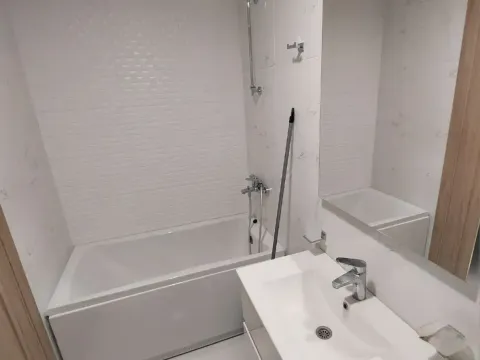 Izdavanje, dvosoban stan, 77m², Master Kvart, Podgorica - image 8