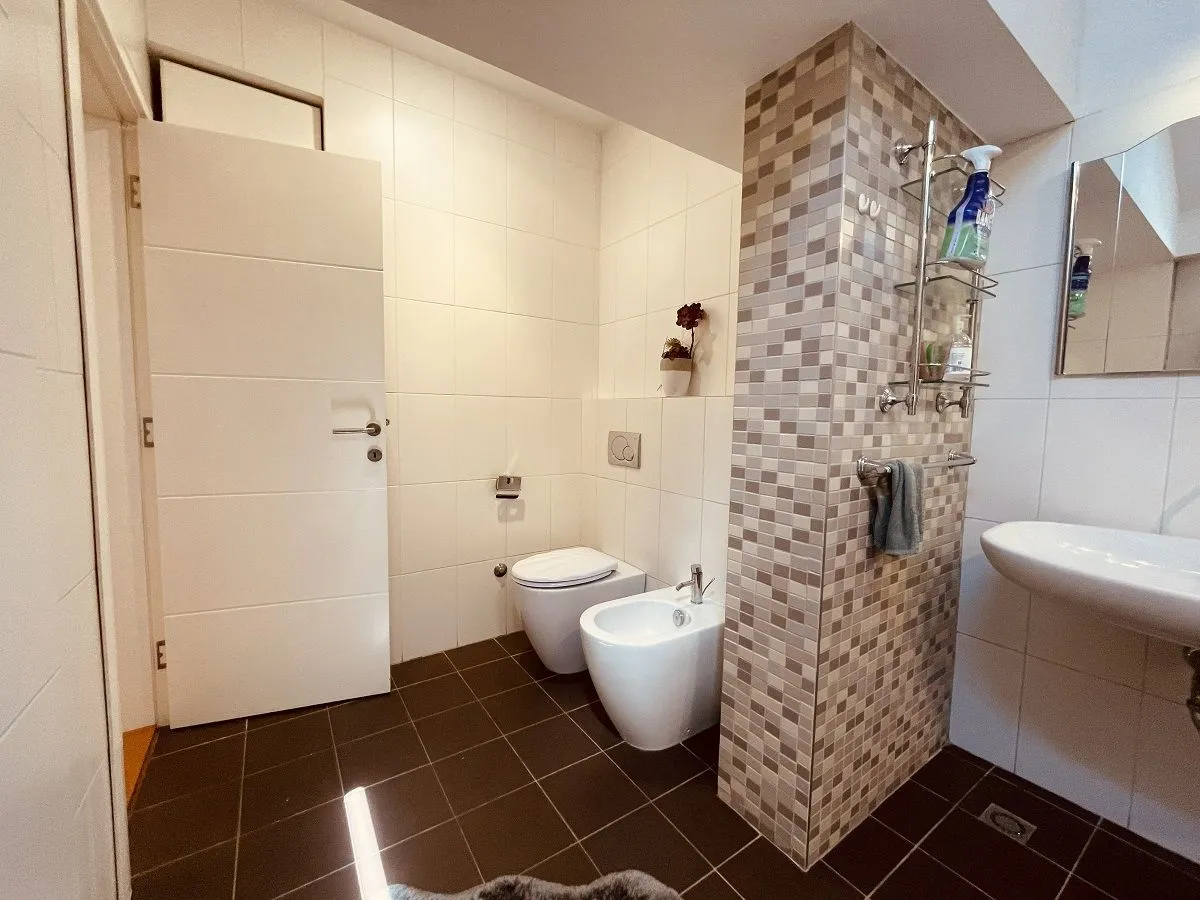 Rent, four bedroom apartment, 118m², Kalenić Pijaca, Vračar Sve Podlokacije