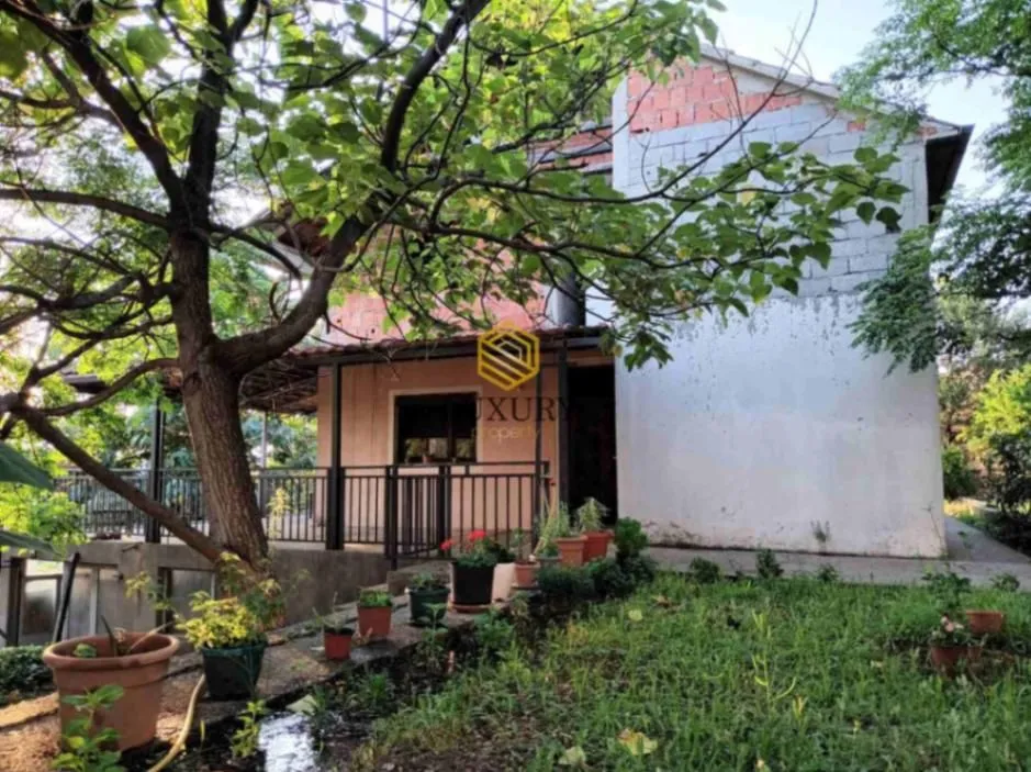 Prodaja, kuća, 140m², Kakaricka Gora, Podgorica