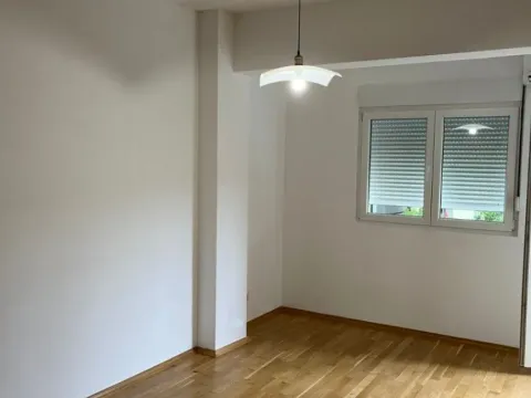 Izdavanje, jednosoban stan, 45m², Blok 9, Podgorica - image 10