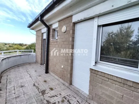 Prodaja, četvorosoban stan, 112m², Centar, Zrenjanin - image 20