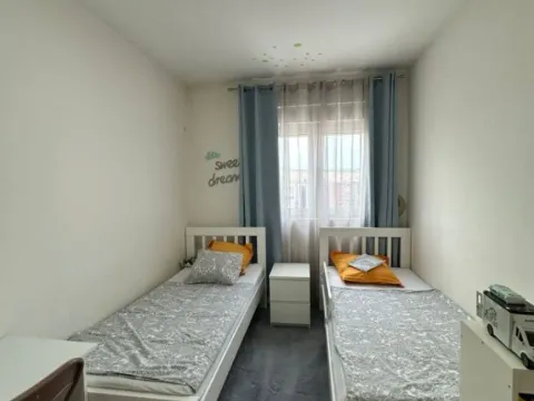 Izdavanje, dvosoban stan, 70m², Central Point, Podgorica - image 2