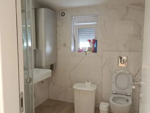 Izdavanje, dvosoban stan, 100m², Preko Morače, Podgorica - image 10