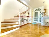 Sale, house, 257m², Filmski Grad, Beograd - image 4