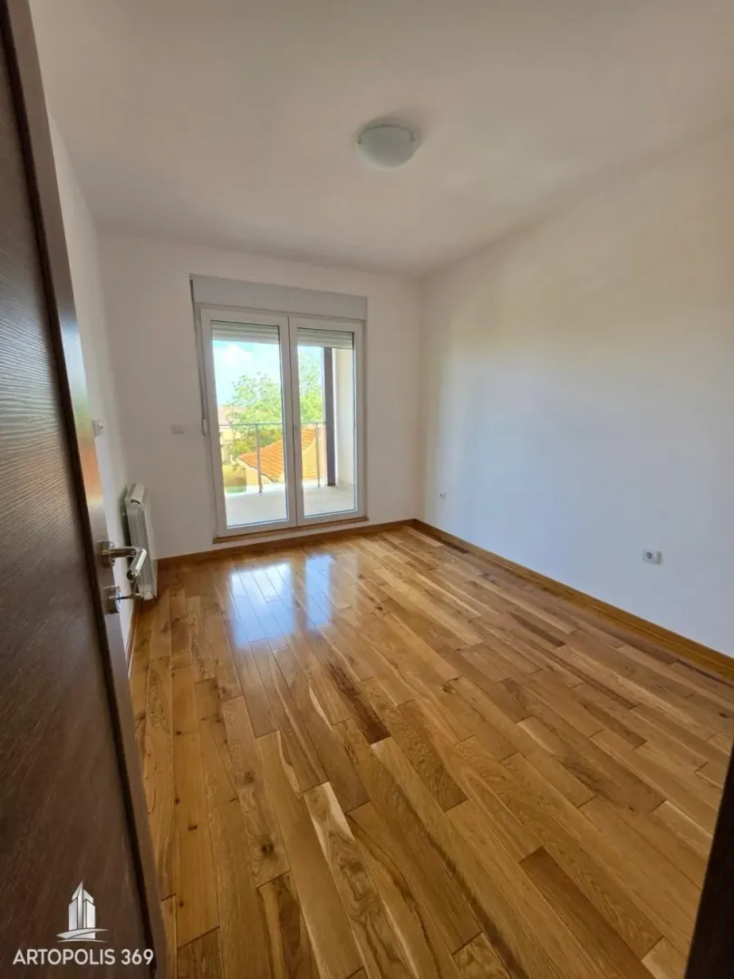 Prodaja, dvosoban stan, 82m², Batajnica, Beograd