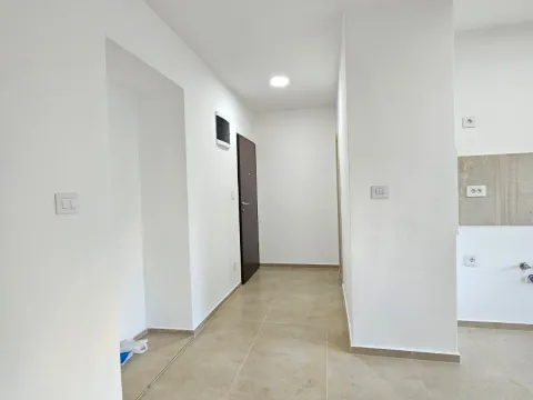 Prodaja, poslovni prostor, 58m², Preko Morače, Podgorica - image 7