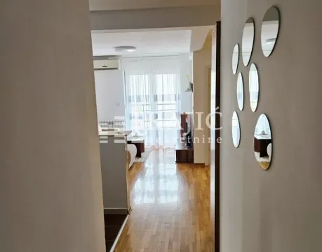 Rent, two bedroom apartment, 48m², Vračar Sve Podlokacije, Beograd - image 3