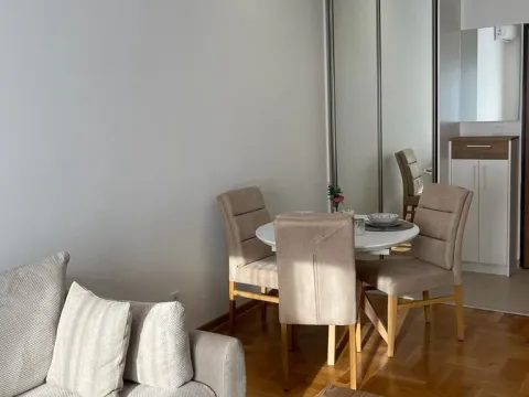 Rent, one bedroom apartment, 44m², Centar, Budva - image 9