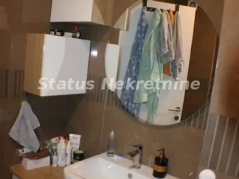 Izdavanje, trosoban stan, 57m², Centar, Novi Sad - image 12