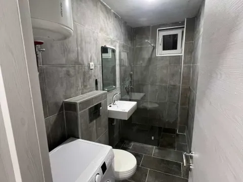 Rent, one bedroom apartment, 36m², Budva, Crna Gora - image 9