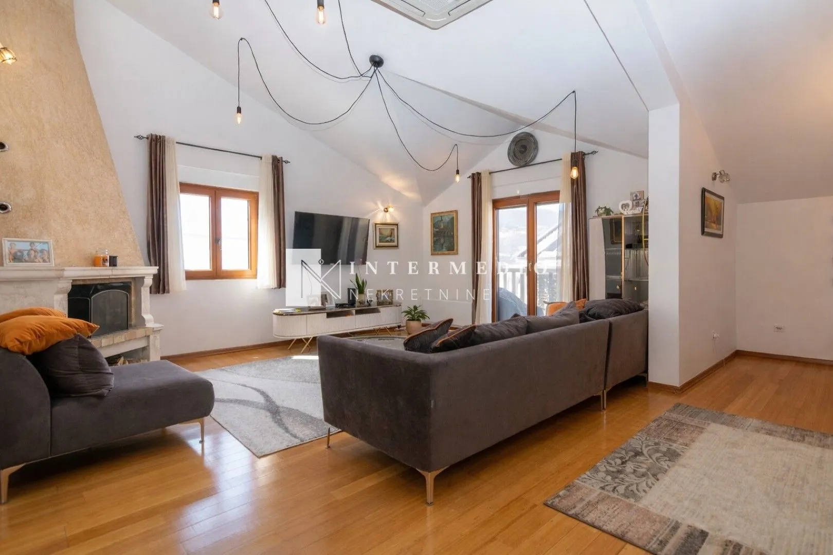 Rent, four bedroom apartment, 137m², Topla, Herceg Novi