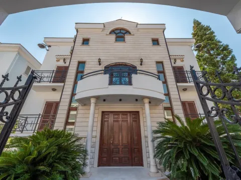 Prodaja, kuća, 670m², Gorica C, Podgorica - image 3
