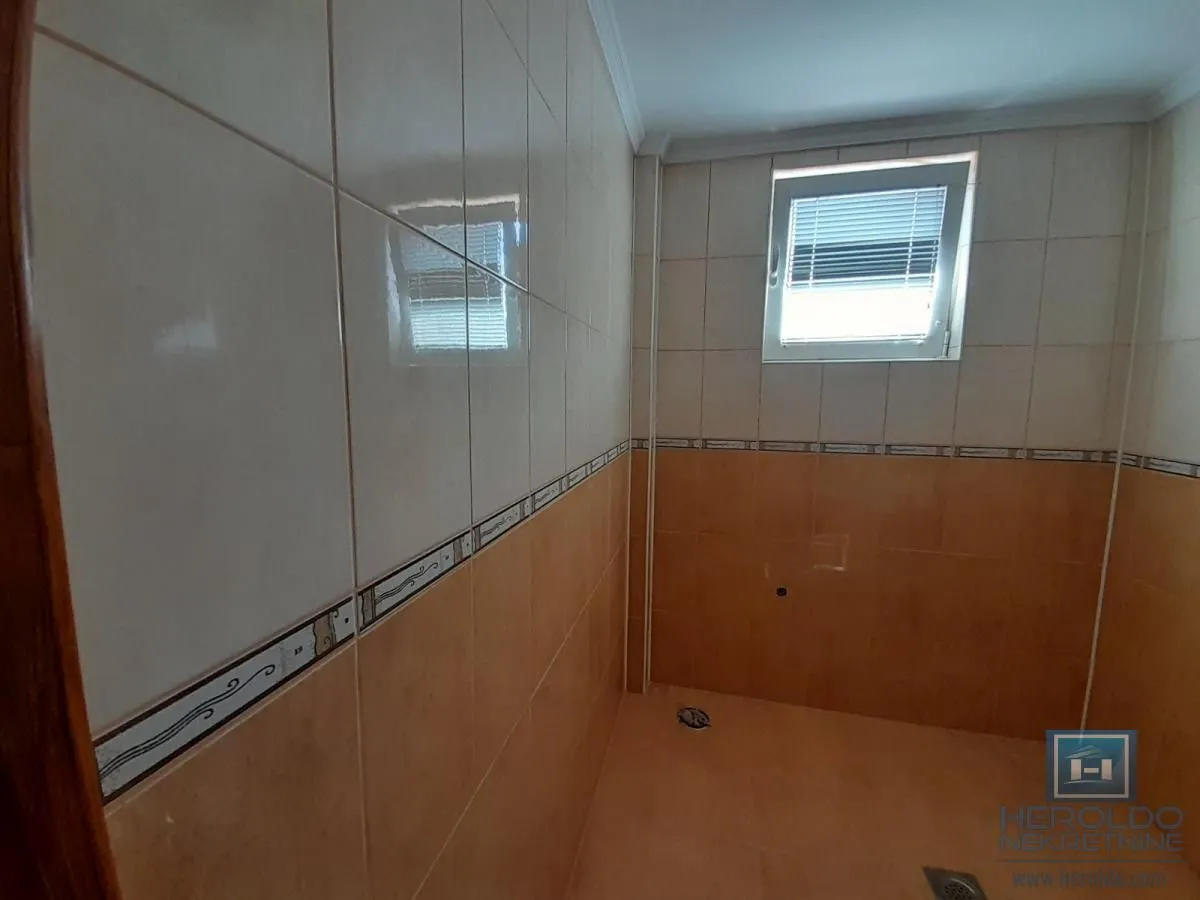 Sale, house, 180m², Centar, Ćuprija