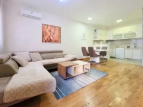 Izdavanje, dvosoban stan, 65m², City Kvart, Podgorica