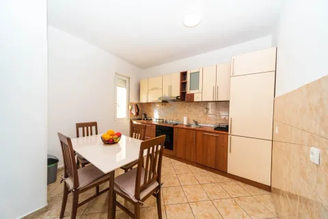 Rent, one bedroom apartment, 55m², Momišići, Podgorica - image 4