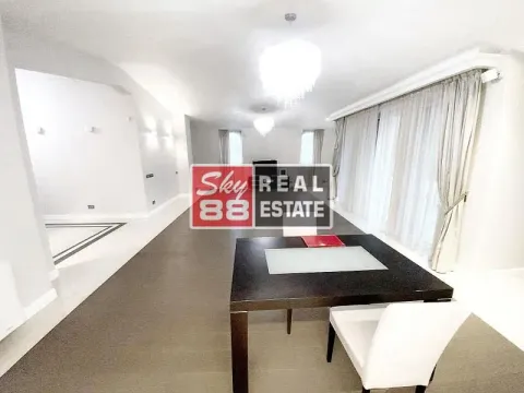 Izdavanje, četvorosoban stan, 175m², Savski Venac, Beograd - image 3