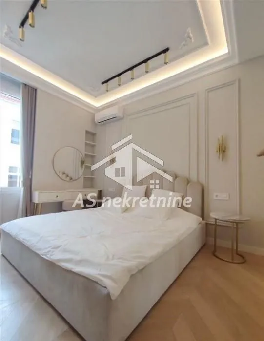 Prodaja, četvorosoban stan, 100m², Vračar Sve Podlokacije, Beograd