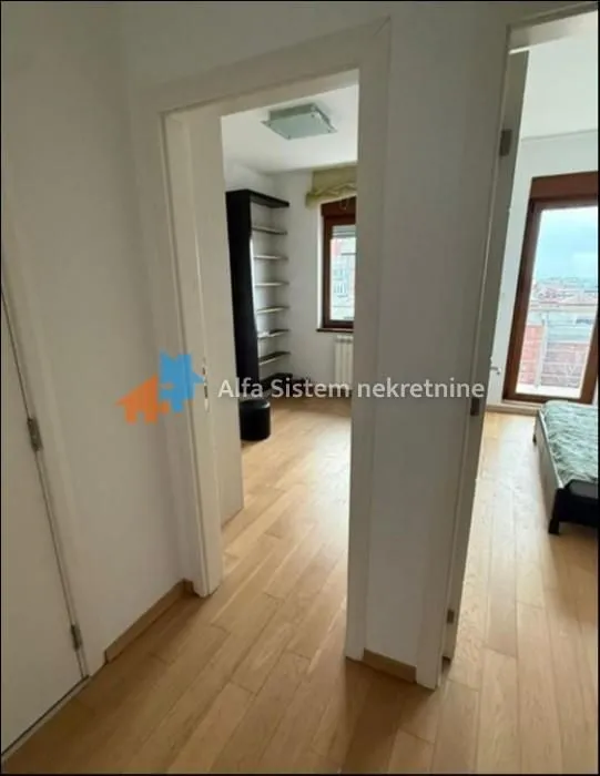 Izdavanje, trosoban stan, 73m², Vračar Sve Podlokacije, Beograd