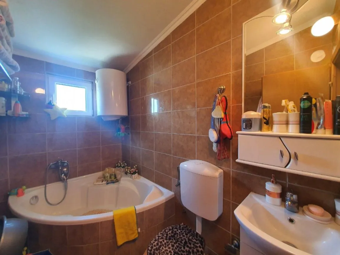 Sale, two bedroom apartment, 100m², Sutomore, Bar