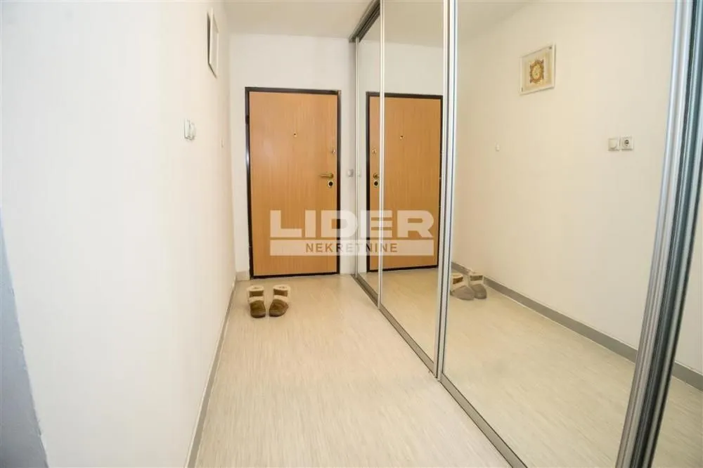 Prodaja, trosoban stan, 69m², Čukarica, Beograd