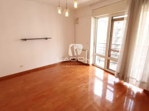 Izdavanje, stan, 203m², Vračar Hram, Vračar Sve Podlokacije - image 16