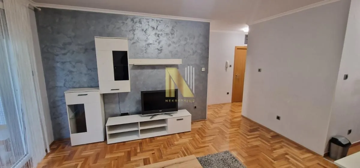 Izdavanje, dvosoban stan, 41m², Grbavica, Novi Sad Sve Podlokacije