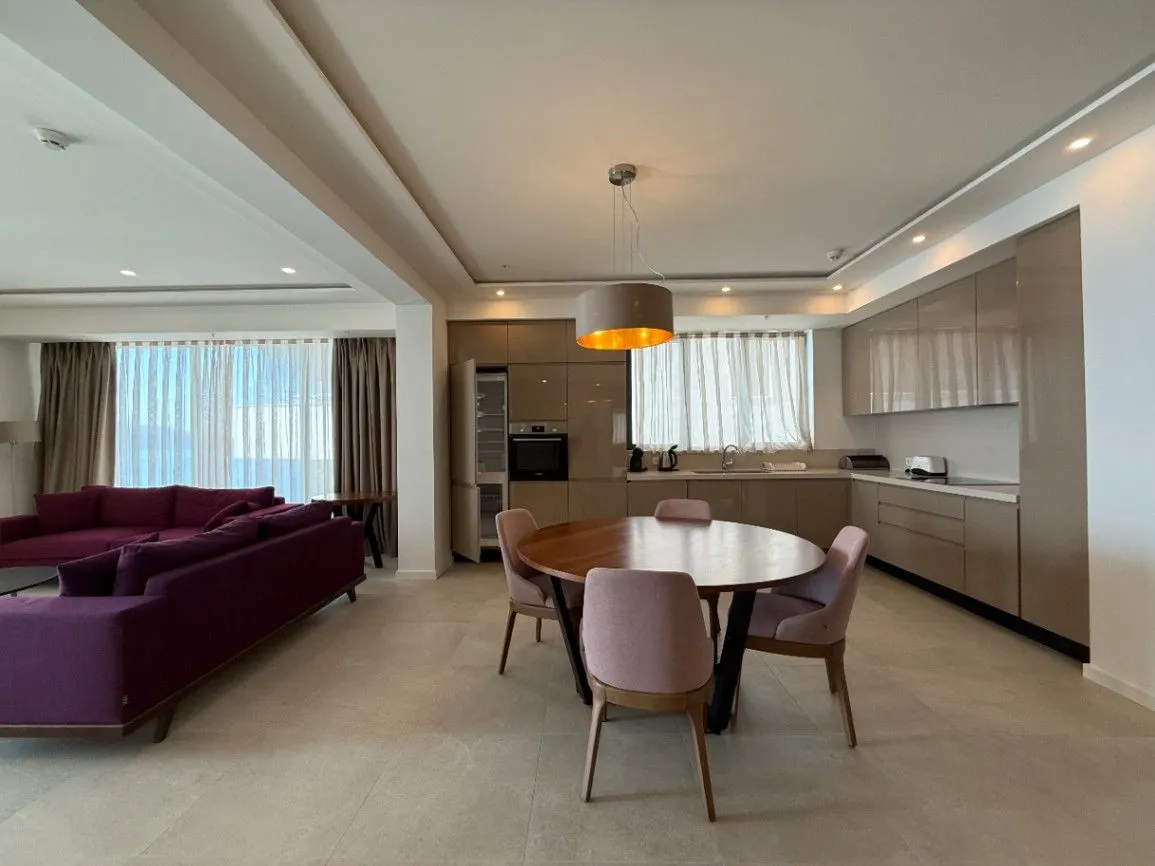 Prodaja, trosoban stan, 137m², Rafailovići, Budva