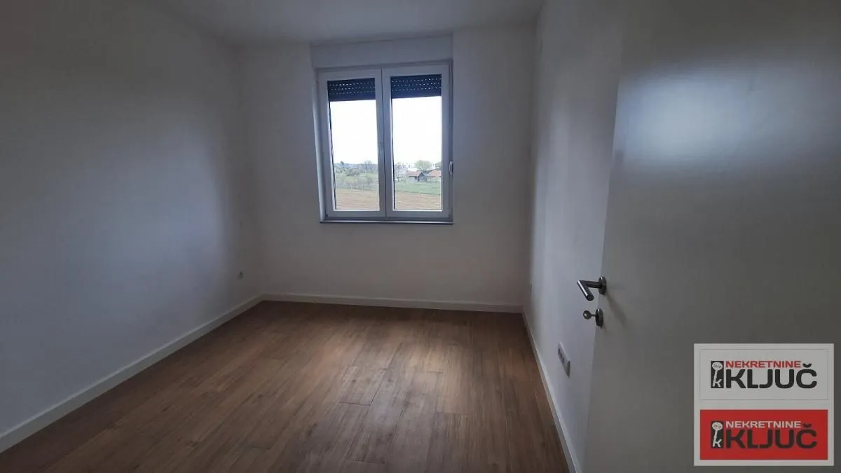 Prodaja, trosoban stan, 72m², Alibegovac, Petrovaradin