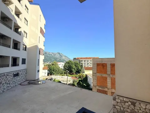 Sale, one bedroom apartment, 44m², Bečići, Budva - image 4