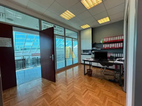 Rent, office space, 95m², Sajmište, Novi Sad - image 10