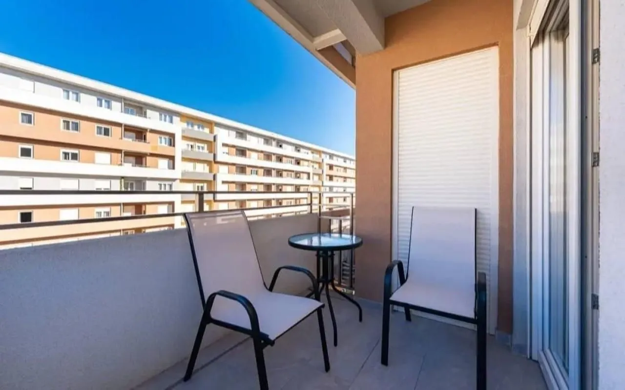 Izdavanje, dvosoban stan, 68m², Central Point, Podgorica